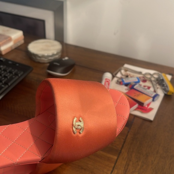 Authentic Chanel slides size 37 - Picture 2 of 3